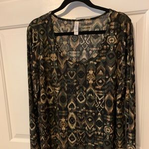 LulaRoe Lynnae. 2XL. Long sleeve. Slinky. High/ Lo Tunic. Long sleeve.